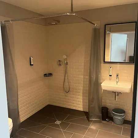Ina Boutique Hannover-linden - Digital Access - Self Check-in Ганновер